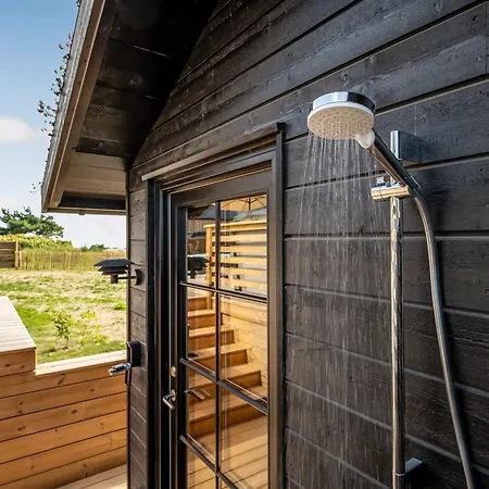 Adia - 650m From The Sea By Interhome *
